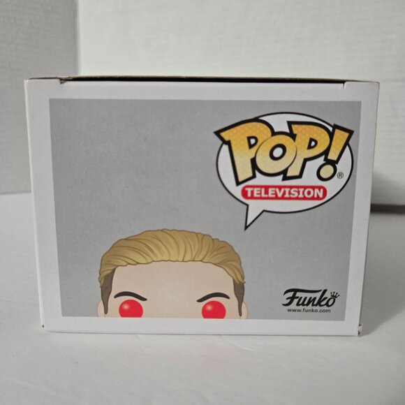 Funko Pop! Television - The Boys - Homelander (Red Eyes) #984 - Target Exclusive - Picture 5 of 7